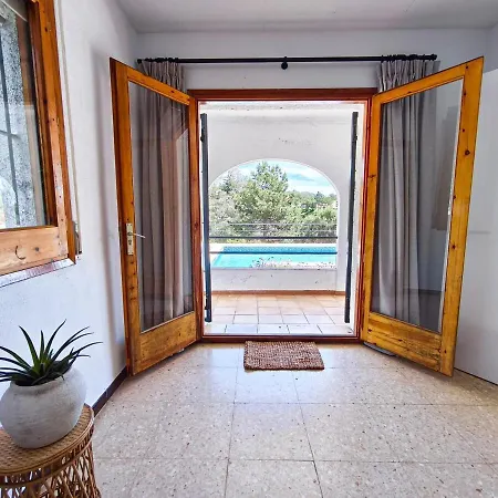 Holiday home Marie, 8 Pers, Zone, Private Vilobi D'onyar
