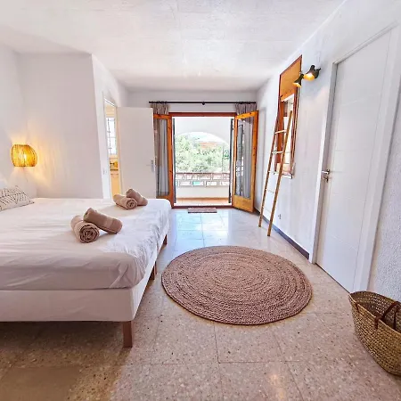Marie, 8 Pers, Zone, Private Casa de Férias Vilobi D'onyar